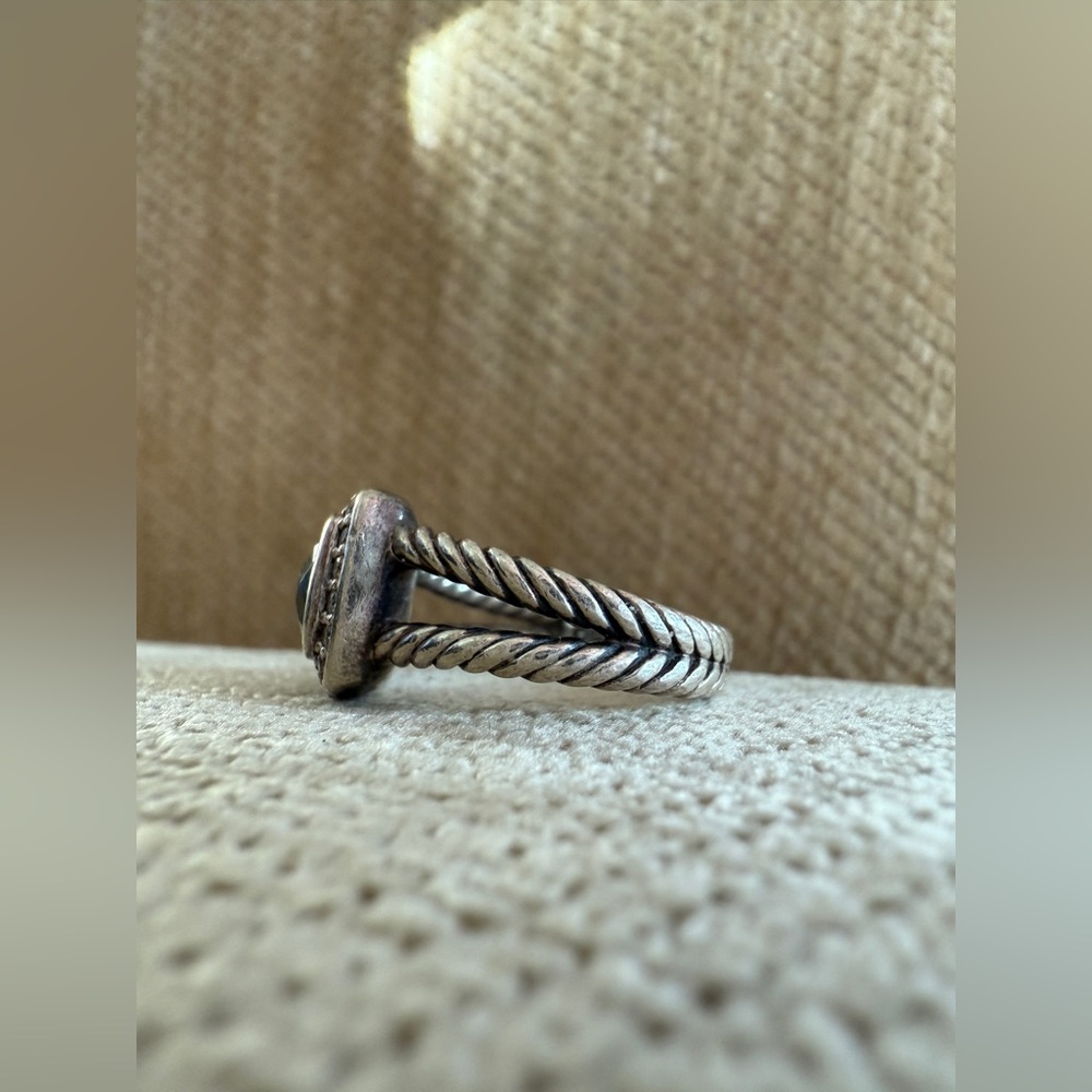David Yurman - PETITE ALBION® RING - Picture 3 of 9